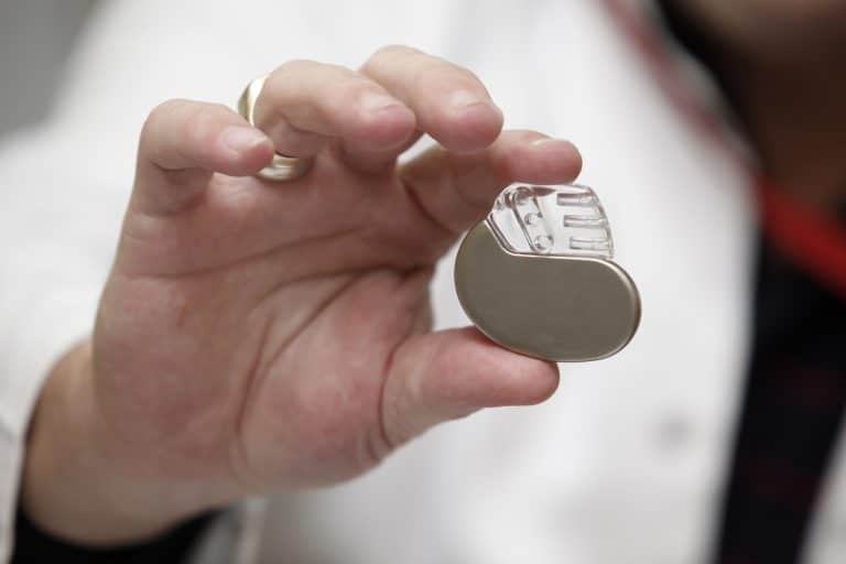 Are-Metal-Detectors-Safe-For-Pacemakers