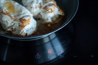 cooking chicken fillet using an induction hob