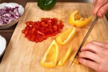 slicing peppers